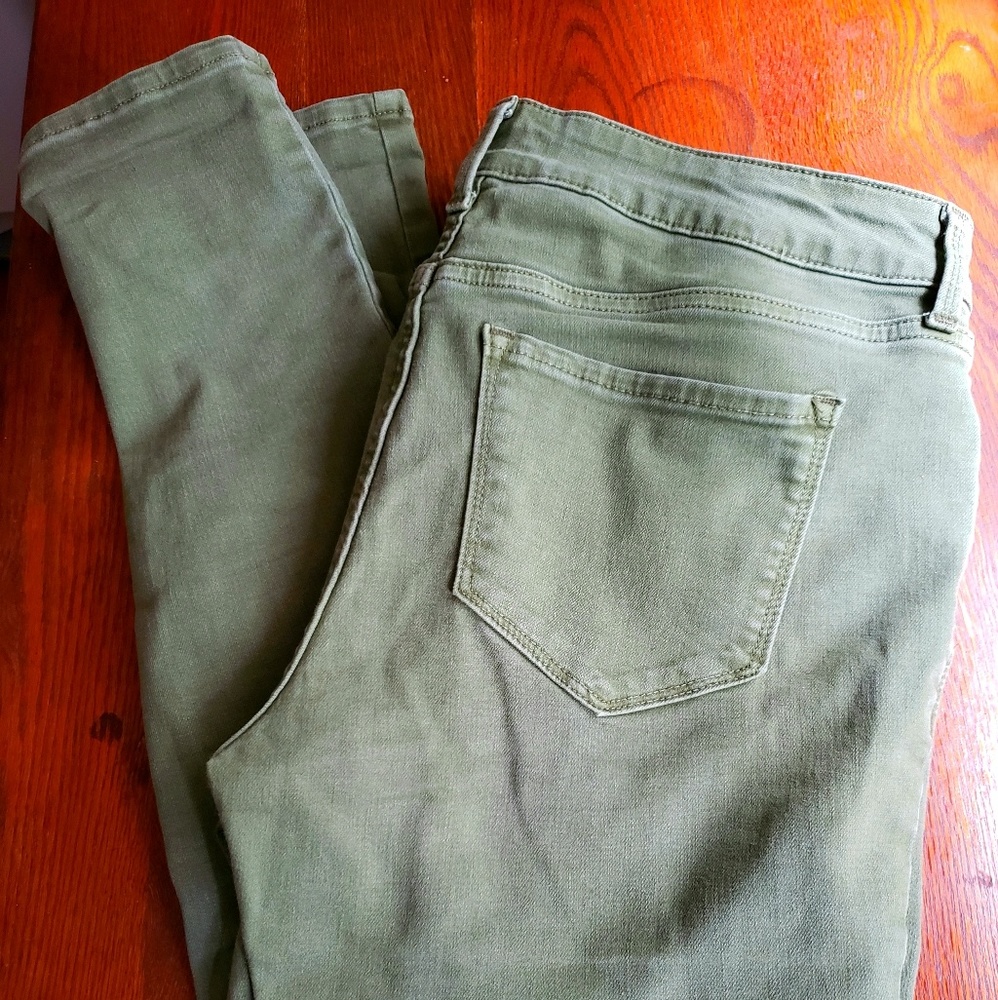 Size 10 Olive Old Navy Super Skinny Rockstar Jeans